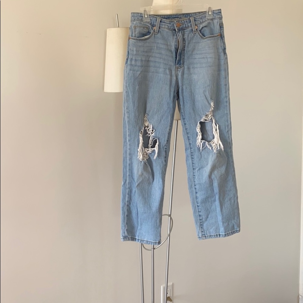 High-Waisted Wide-legged Jeans